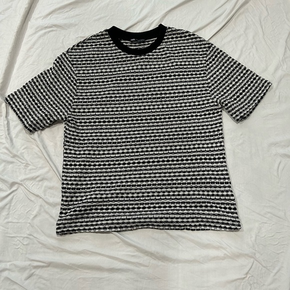 Zara Geometric Black and White Jacquard Knit Top size Medium - Picture 2 of 6